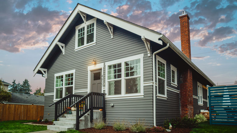 front view of house in neighborhood