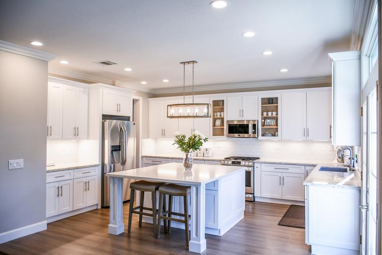 kitchen newly painted by professional cabinet and interior painters